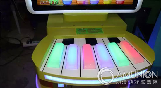 小钢琴手儿童游戏机