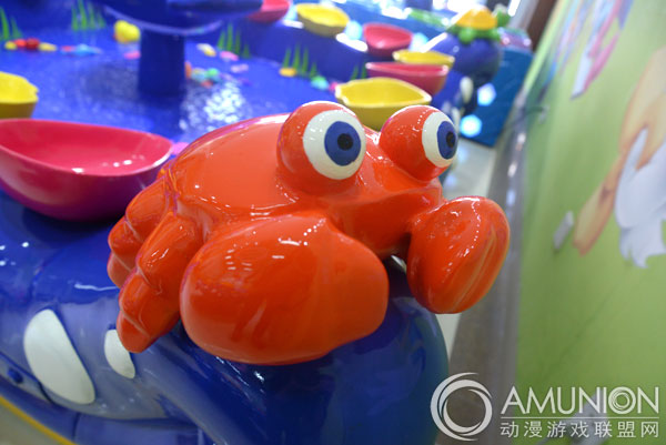 海洋鱼池儿童游乐设备螃蟹装饰